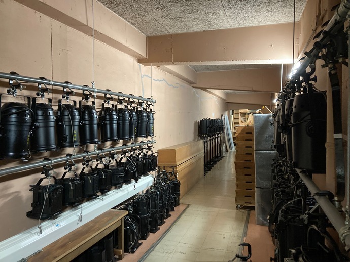 写真：豊岡市民会館の舞台裏