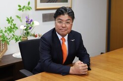 オレンジネクタイの市長
