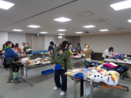 写真：過去の掘り出し物市会場の様子