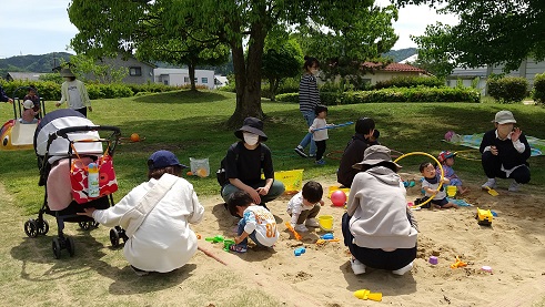 写真：そとあそびの様子