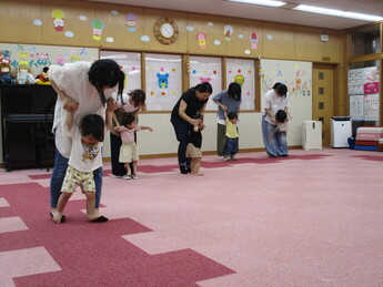 写真：運動遊びをしている様子