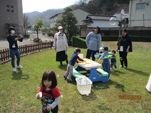 写真：グループ活動の様子（子育て広場）