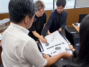 藤本選手サイン