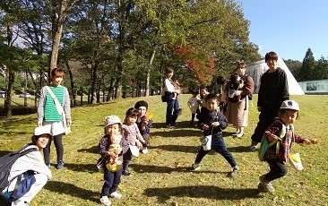 写真:そと遊びの様子