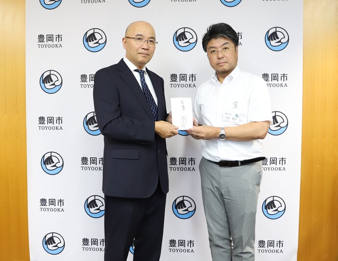 写真：義援金をいただきました（豊岡市医師会）