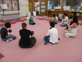 読み聞かせの様子