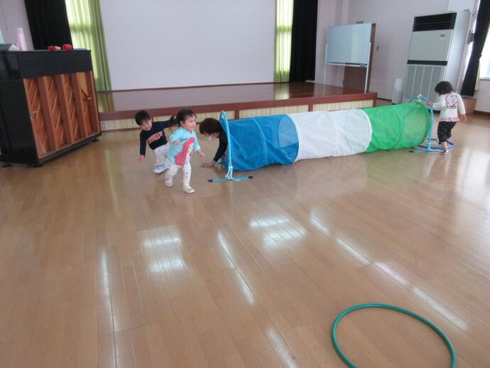 トンネルくぐりの様子